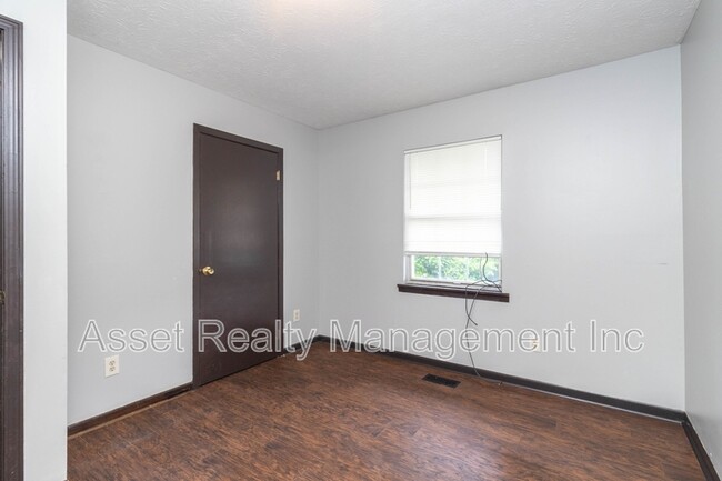 Building Photo - 6601 Bay Cir Dr