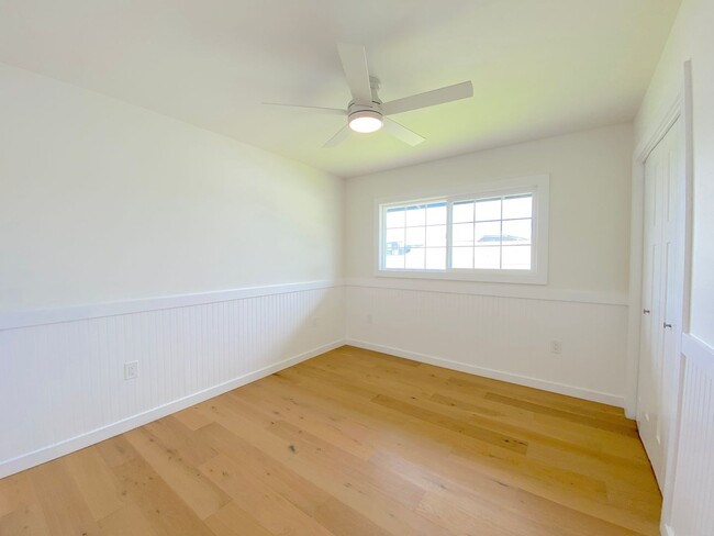 Building Photo - 3 Bedroom 3 Bathroom ~ Fully Renovated Ren...