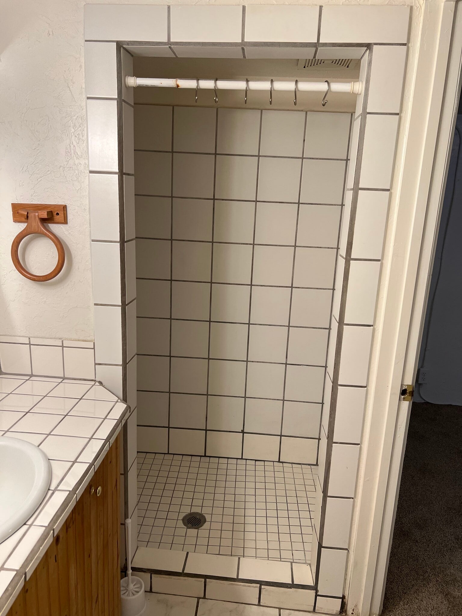 Basement bathroom view 2 - 426 W Benton St