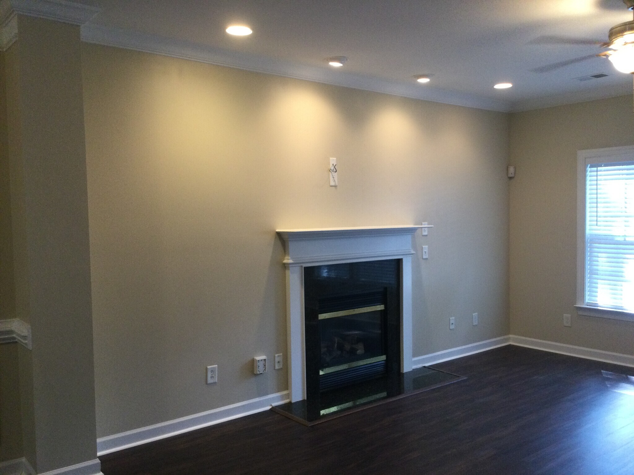 Building Photo - 8669 Hickory Creek Ln