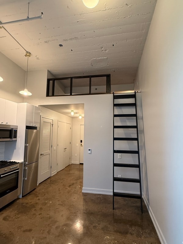 Building Photo - 700 N La Salle Dr