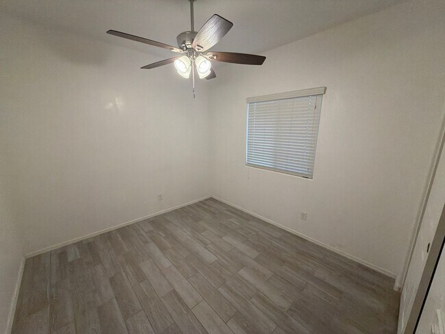 Building Photo - 21391 W Monte Vista Rd