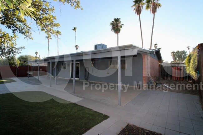 Building Photo - 3321 S Calexico Ave