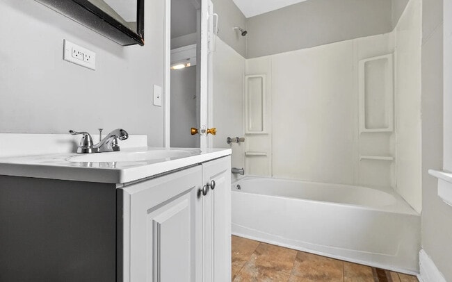 Building Photo - 458 Kling St