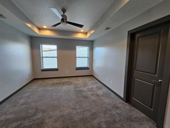 Building Photo - 7620 N Mercier Ct