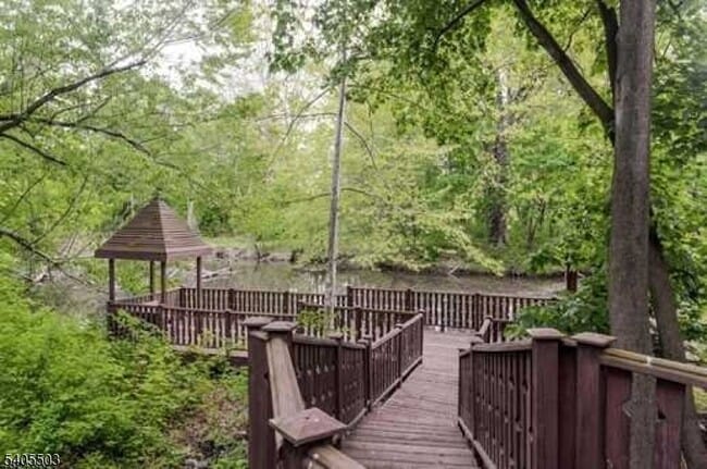 Building Photo - 8 Raritan Pointe