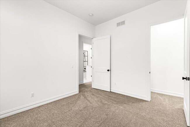 Building Photo - 7158 Sawgrass Dr