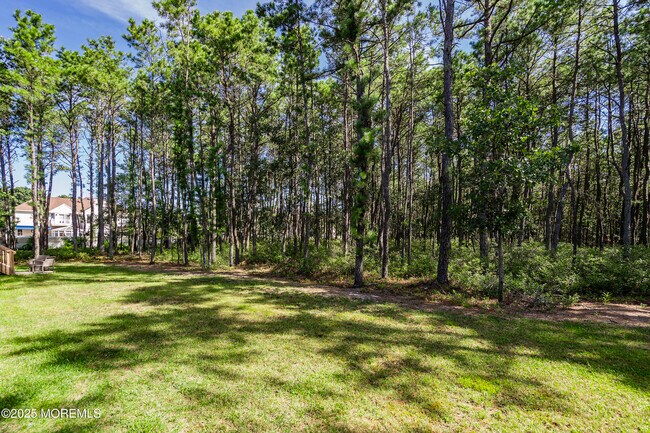 Building Photo - 1561 Scranton Ave