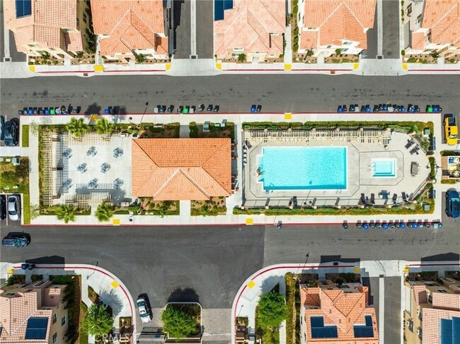 Building Photo - 136 Trellis Ct