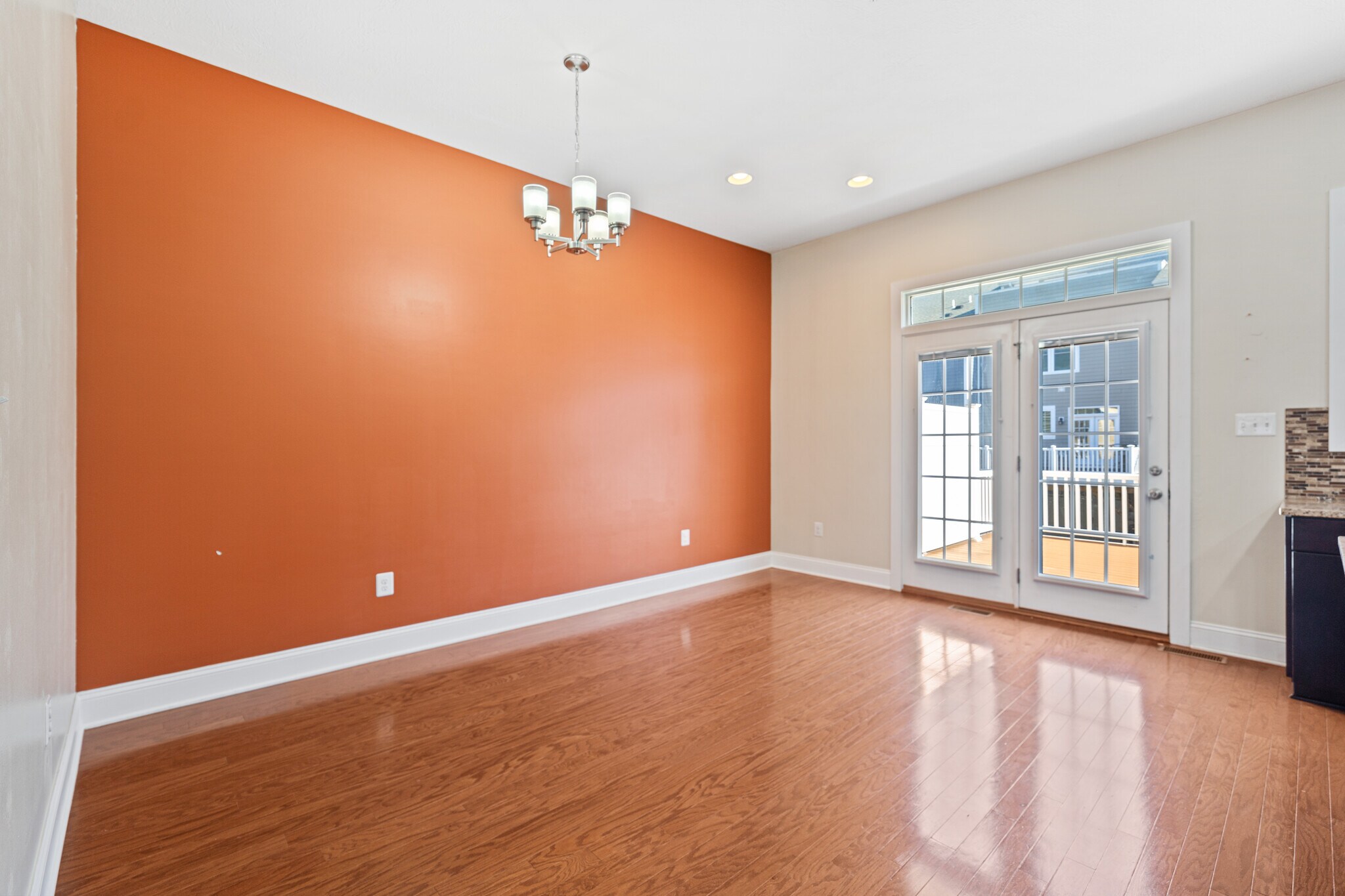 Building Photo - 337 Osona Ln