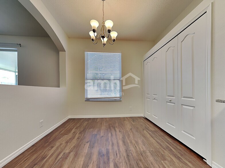 Building Photo - 12727 Westwood Lakes Blvd