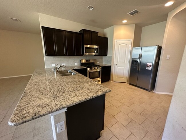 Building Photo - Super Nice Move In Ready 4 Bedroom One Sto...