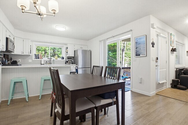 Building Photo - 49 Captain Eames Cir