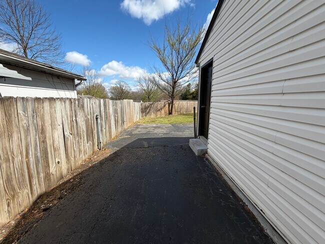 Building Photo - Welcome to your new home in Southaven, MS! HALF OFF FIRST MONTH RENT!!