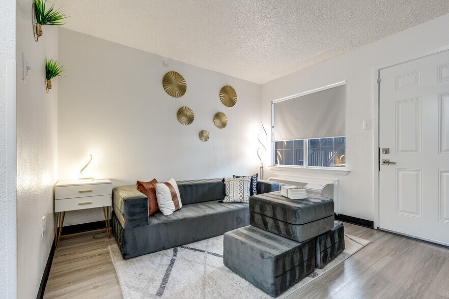 Primary Photo - The Passages at Rye 1255