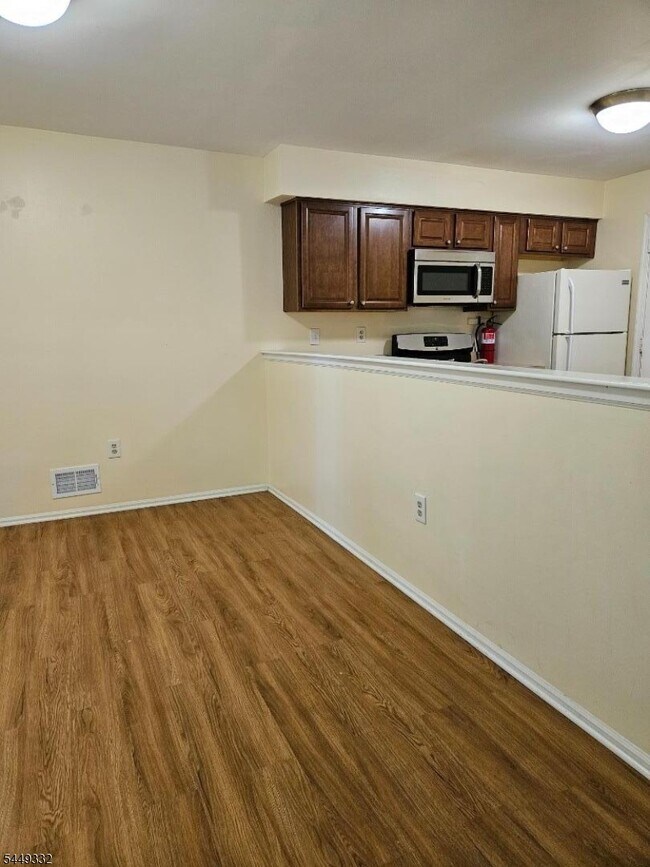 Building Photo - 271 Abbey Dr