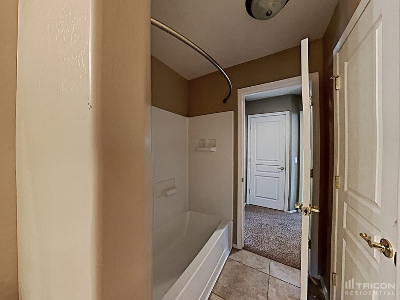 Building Photo - 44181 W Lindgren Dr