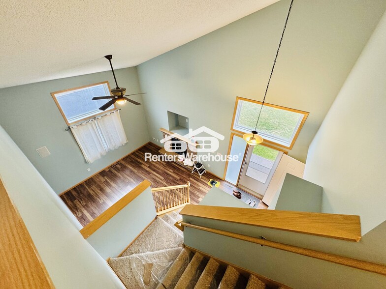 Building Photo - 6808 Meadow Grass Ln S