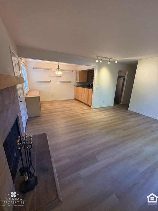 Building Photo - 429 Bernice Ln