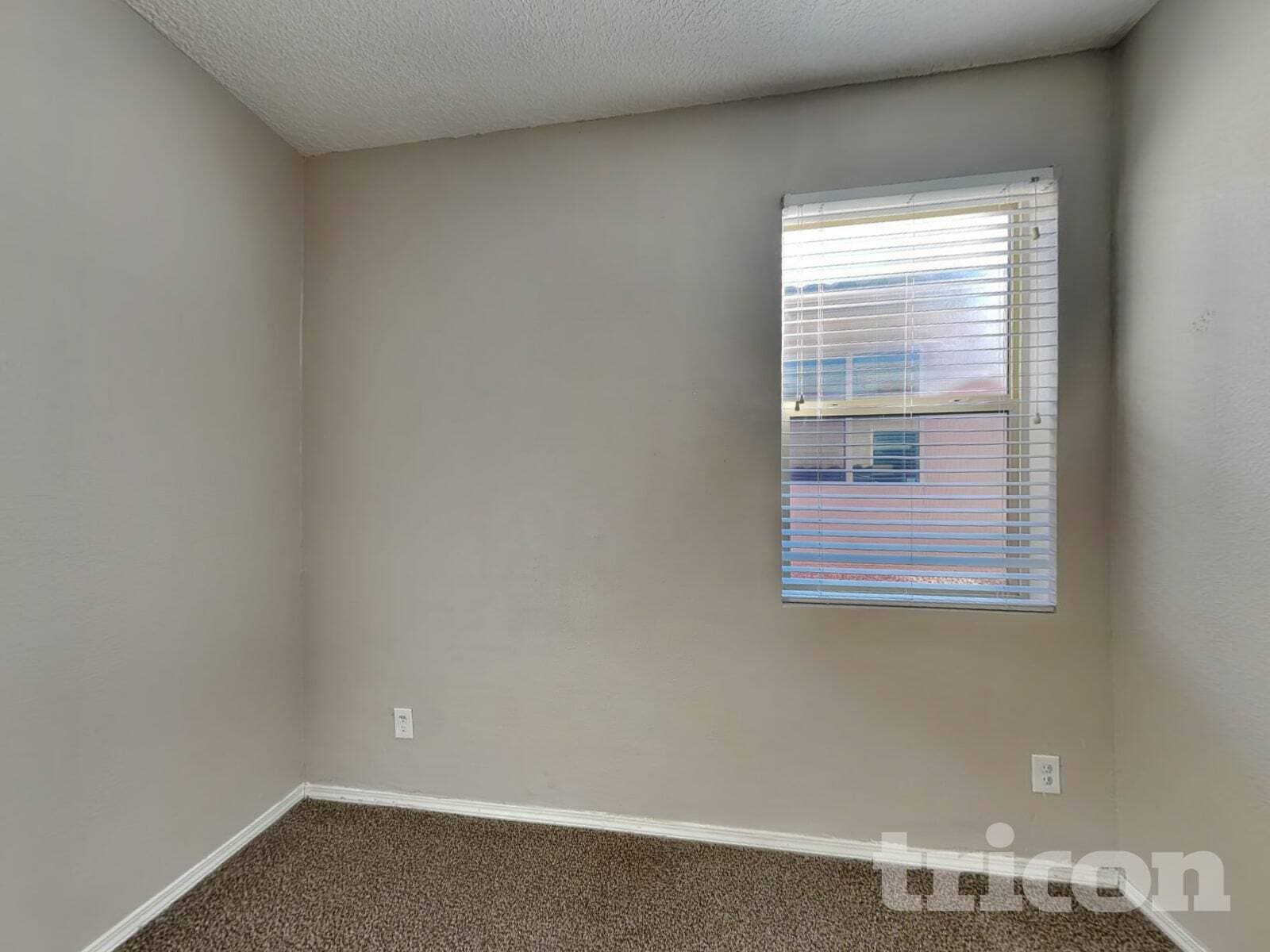 Building Photo - 11628 Thistledown Rd SE