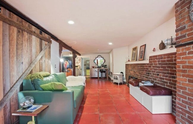 Building Photo - 1471 McAllister St