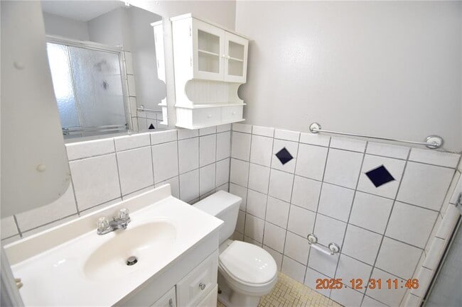 Building Photo - 1134 SE 2nd St