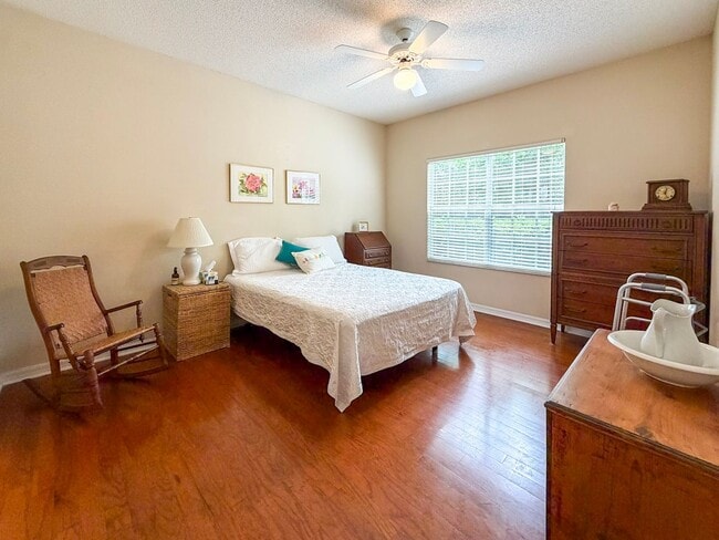 Building Photo - 2/2 Condo in The Links @ Haile Plantation - available end of April! *Approved Application*