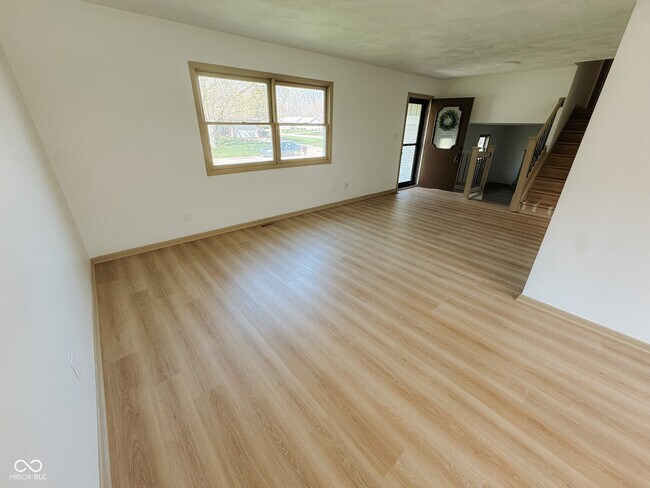 Building Photo - 439 Pleasantview Dr