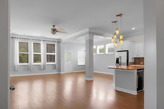 Building Photo - 345 Fox Ridge Ln