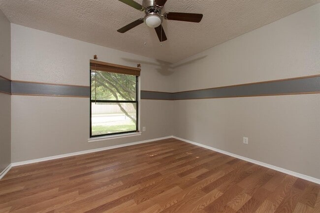 Building Photo - 16031 Windom Dr