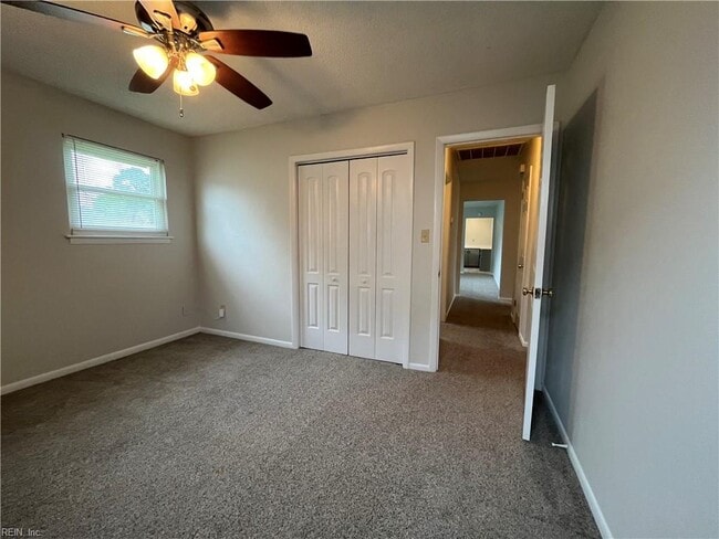 Building Photo - 3905 Brentwood Crescent