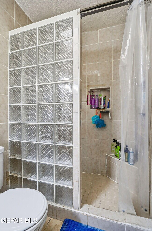 Building Photo - 6116 Navajo Ave