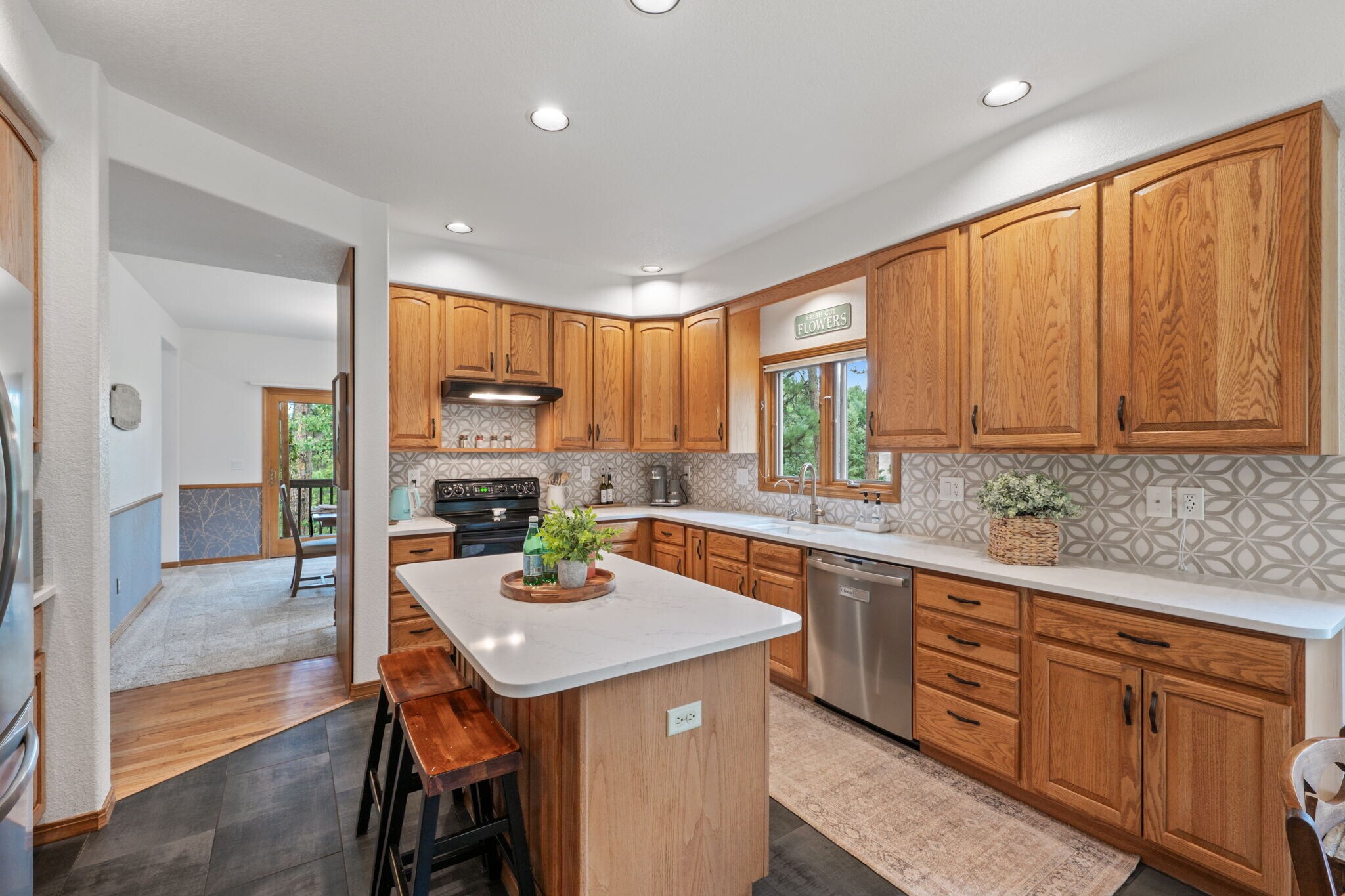 Building Photo - 235 Winding Meadow Way