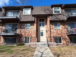 Building Photo - St Clair Shores 2 bedroom Condo