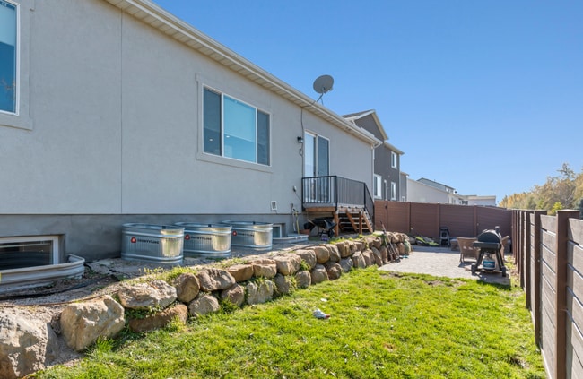 Building Photo - 193 N 300 E