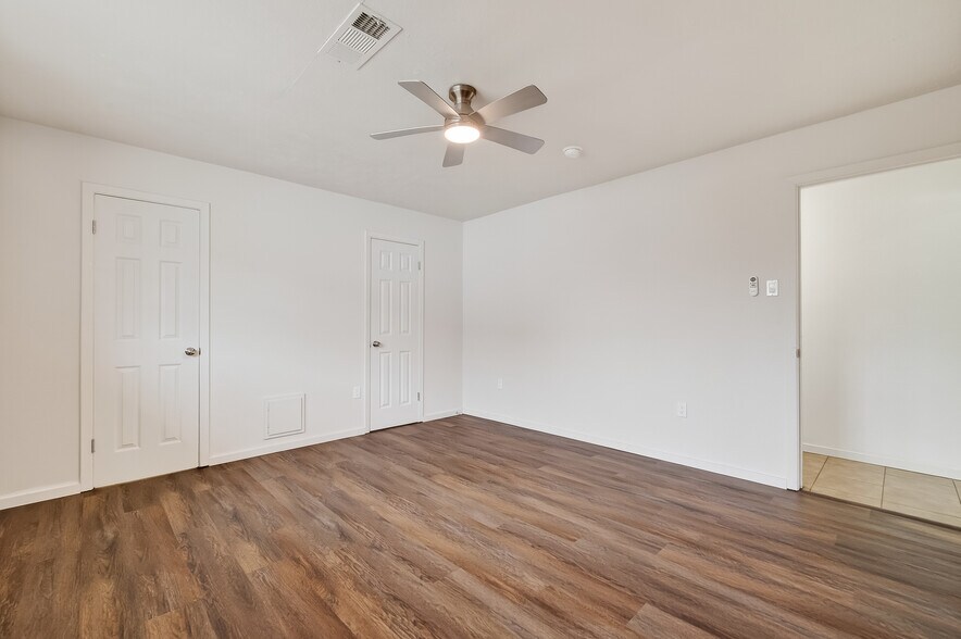 Main bedroom - 3902 Beran Dr