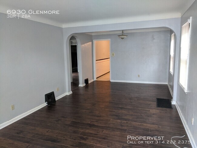 Building Photo - 6930 Glenmore Ave