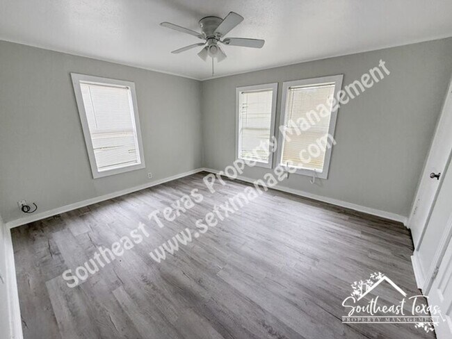 Building Photo - 2325 Butler Dr