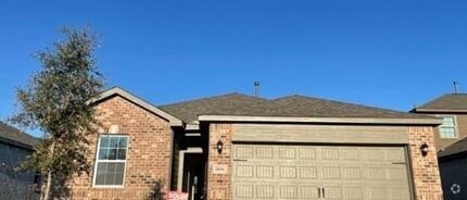 Building Photo - 2108 Erlinda Dr