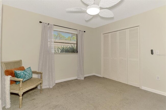 Building Photo - 2221 Pine View Cir
