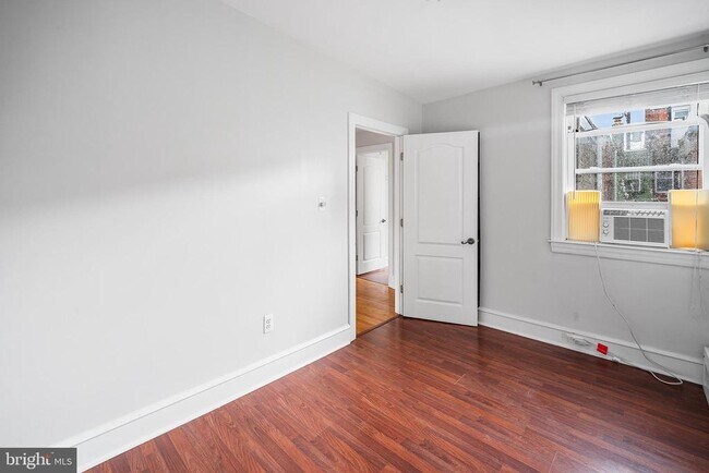 Building Photo - 623 Gerritt St