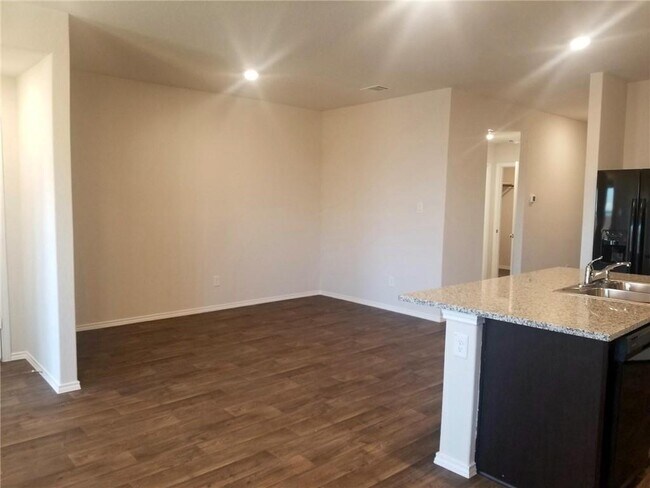 Building Photo - 125 Moonrise Dr