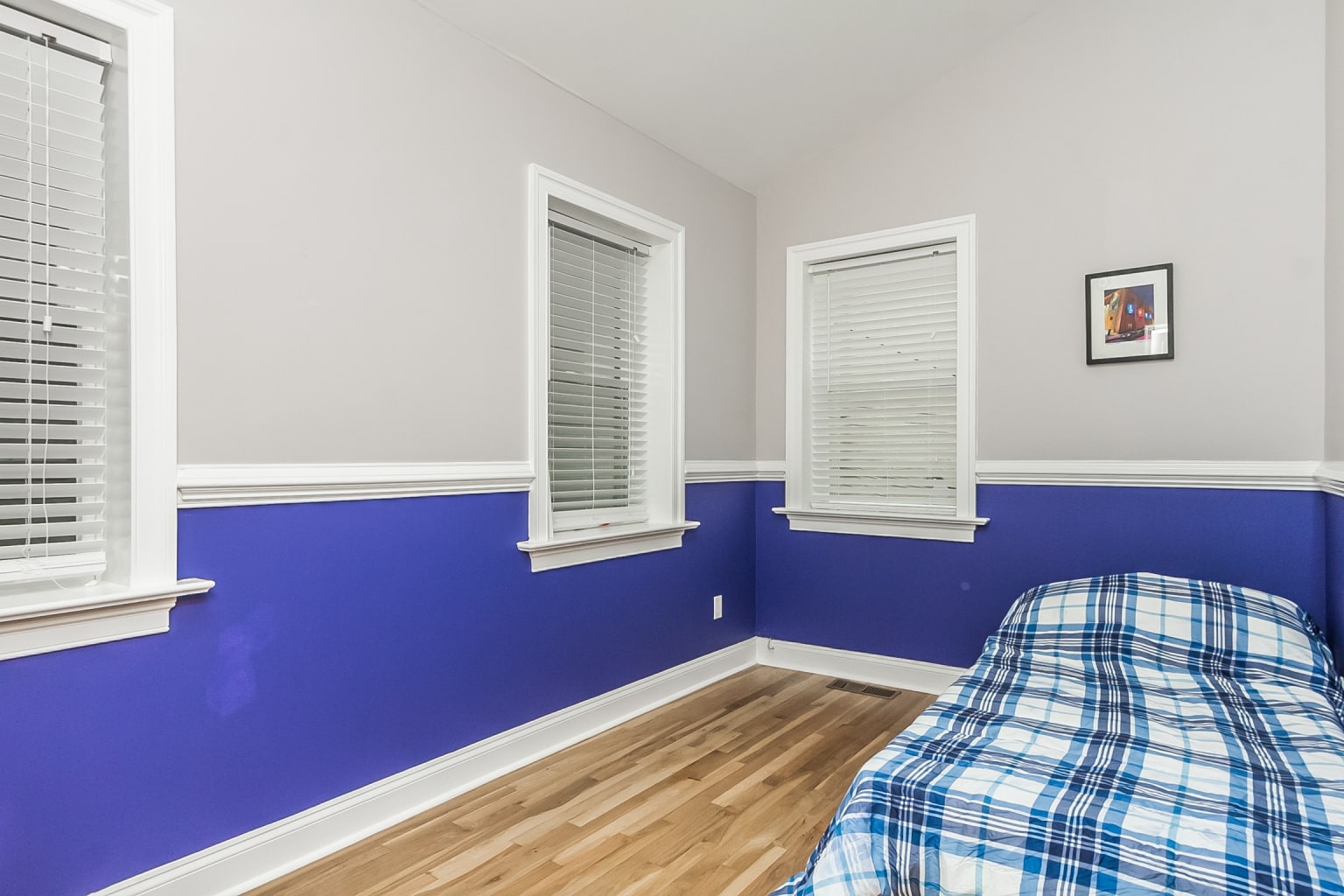 Building Photo - 736 Light St