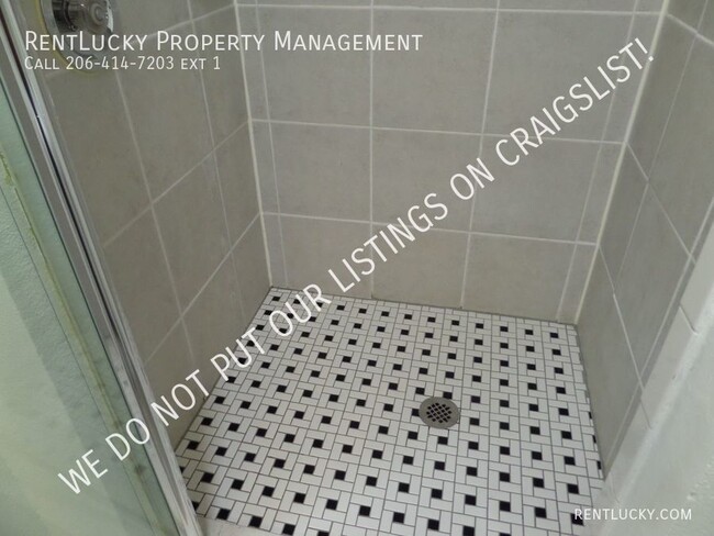 Building Photo - 2114 NE 85th St