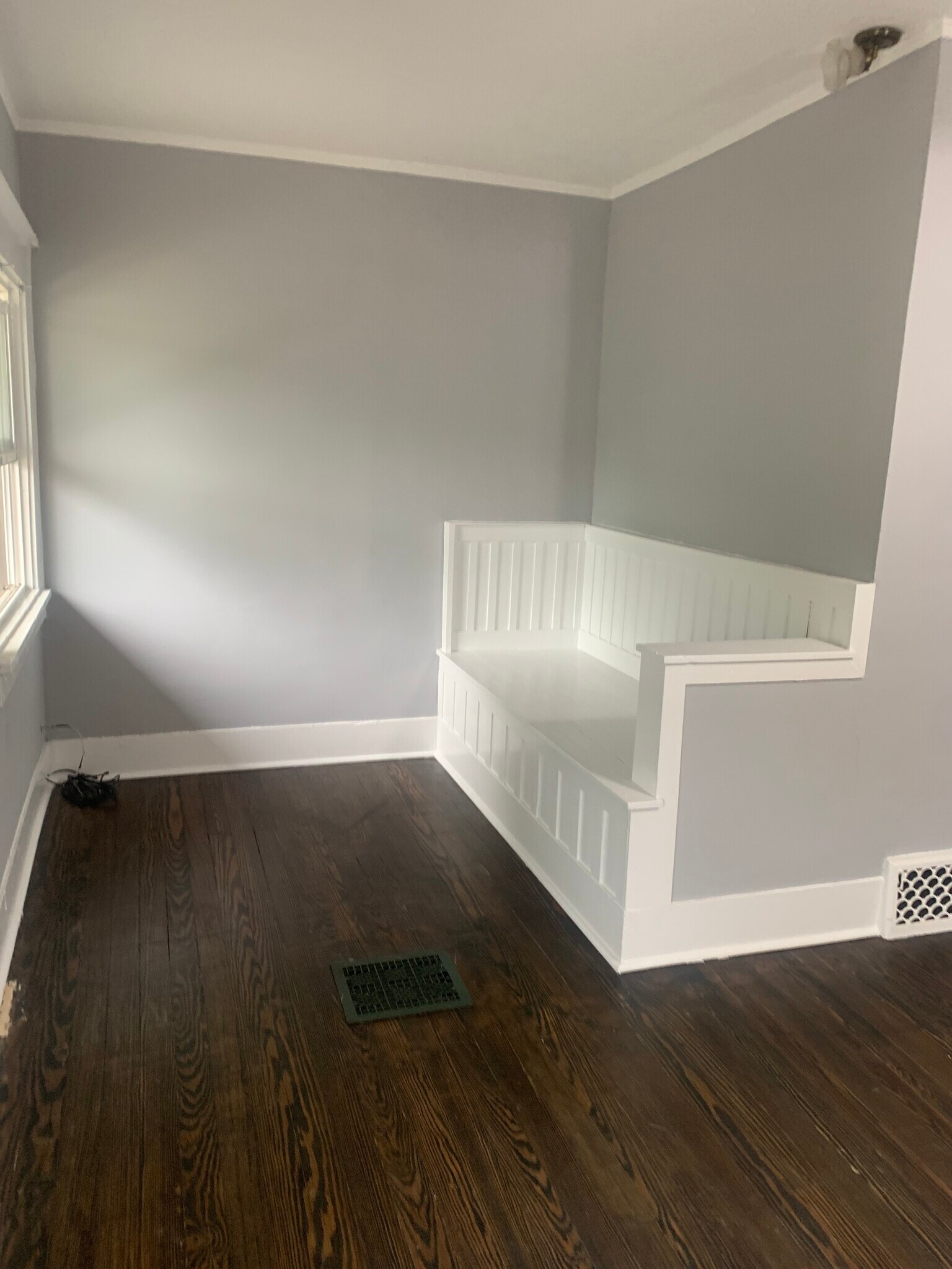 Living room - 276 E 6th St