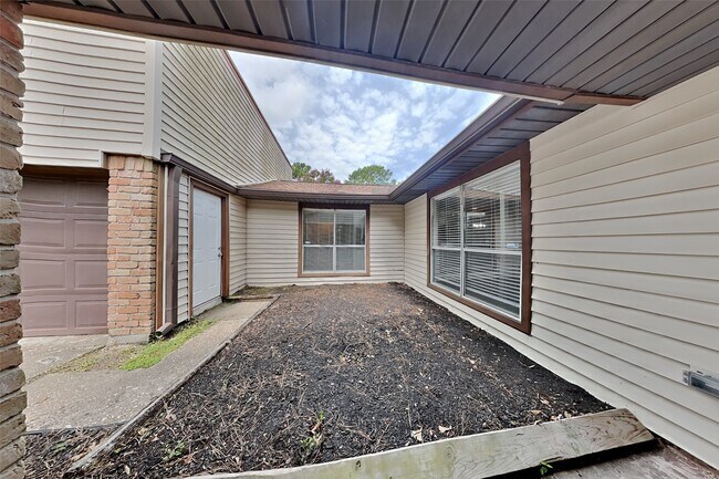 Building Photo - 12706 Pantano Drive