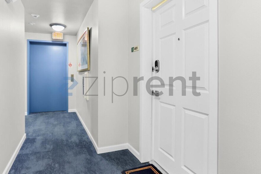 Building Photo - Unit 401