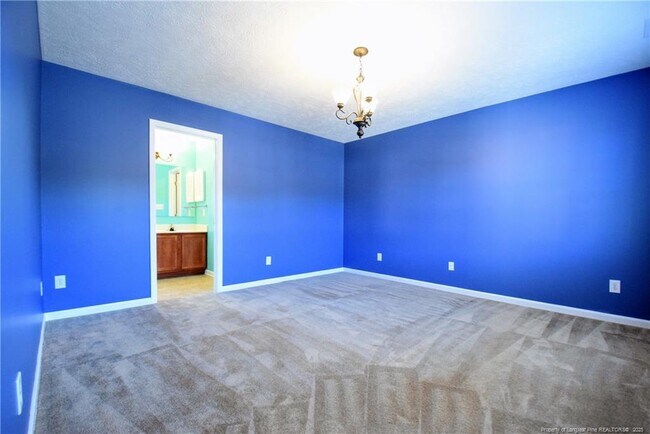 Building Photo - 324 Roundtree Dr