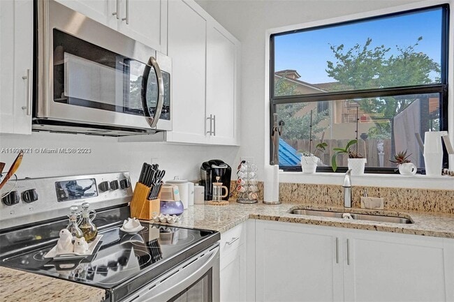 Building Photo - 360 NE 208th Terrace