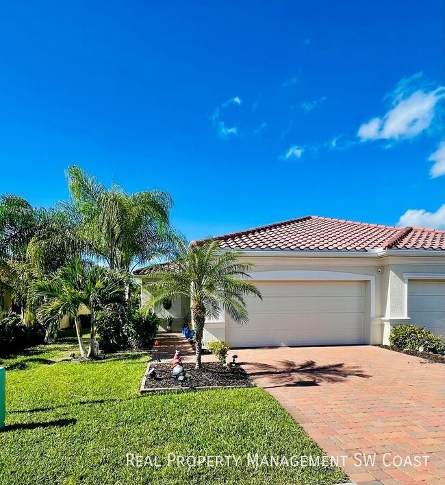 Building Photo - 2555 Vine Ave